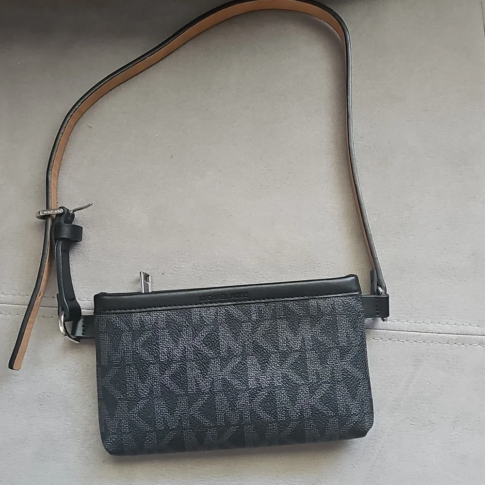 NWOT MICHAEL KORS Black Belt Bag